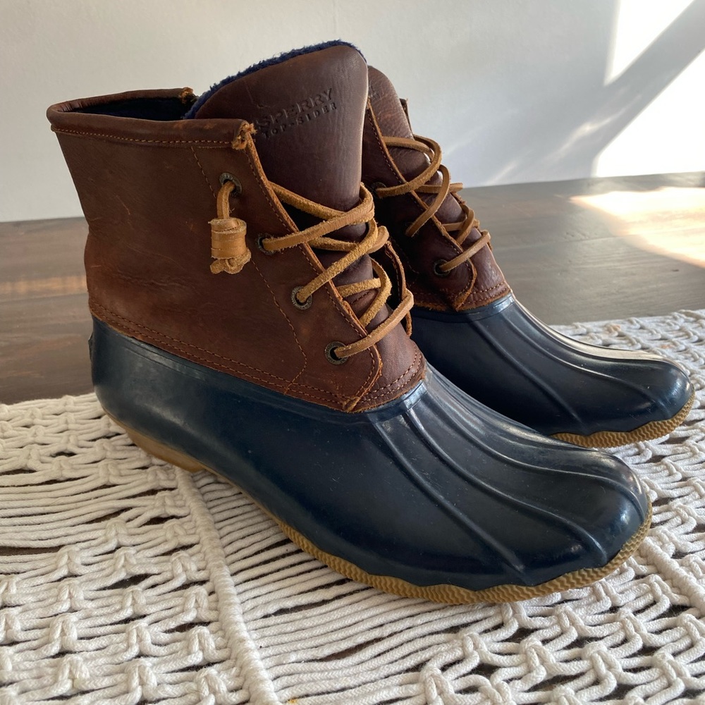Sperry Topsider duck bill rain boots